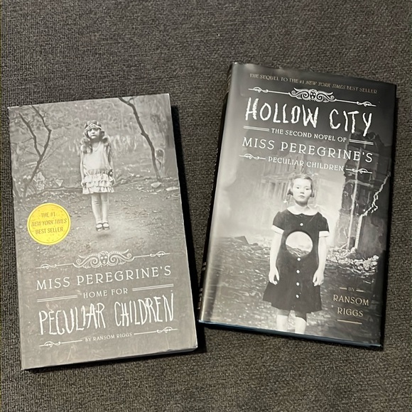 Miss Peregrines Home for Peculiar Children & Hollow City - Picture 1 of 6